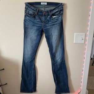 Buckle (BKE) Stella low rise book cut jeans